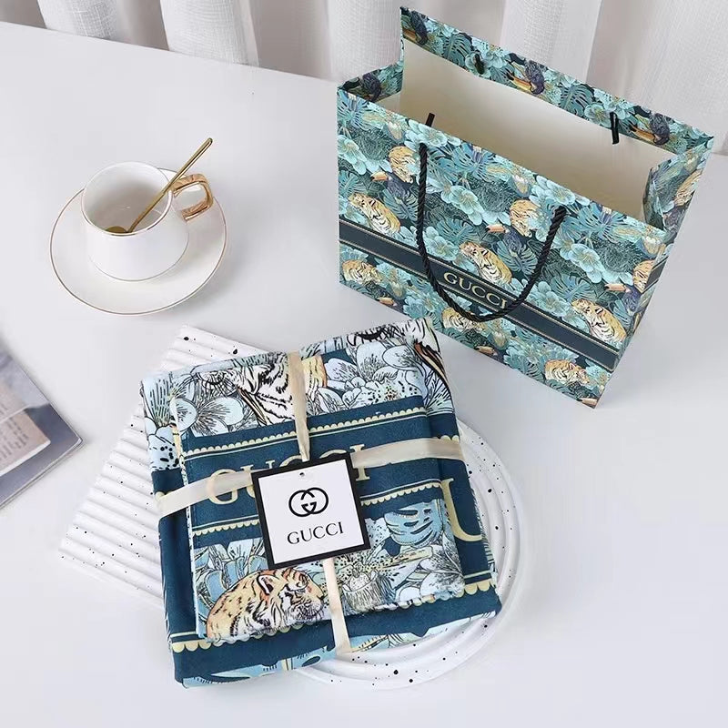 New fashion brand digital printed bath towel two-piece set